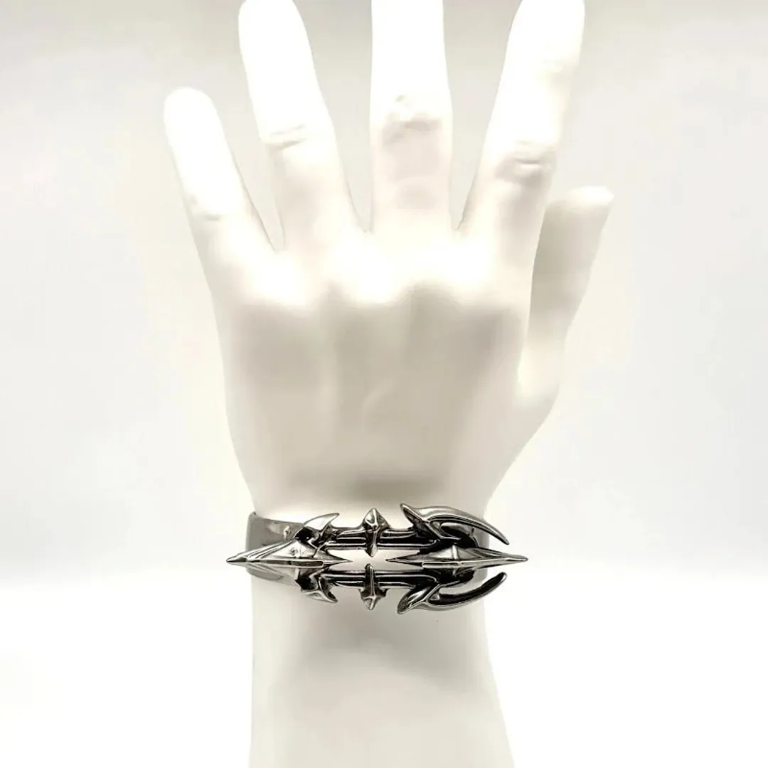 Iiimiii Erosion Metal Series Dark Special-Shaped Hollow out Stitching Bracelet