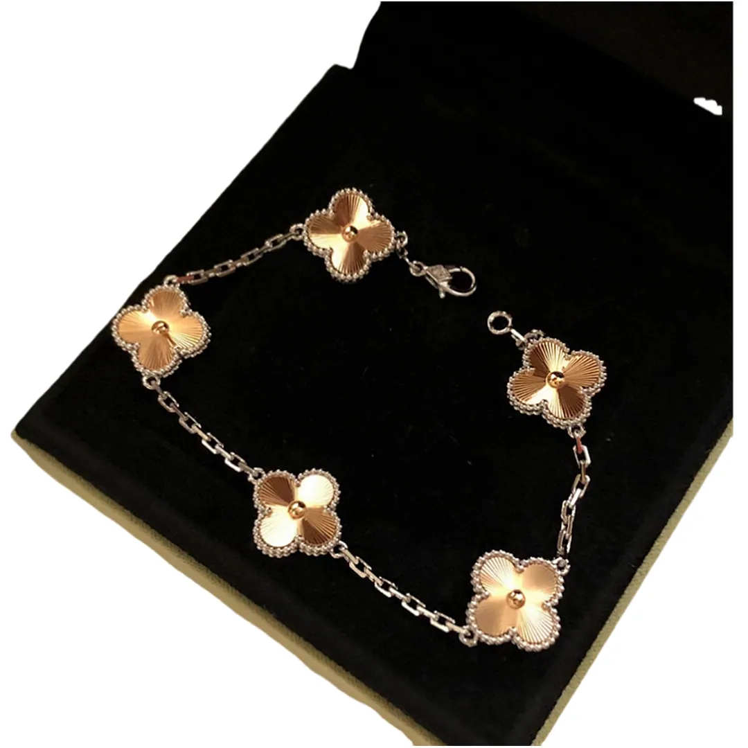 Van Cleef & Arpels Necklaces